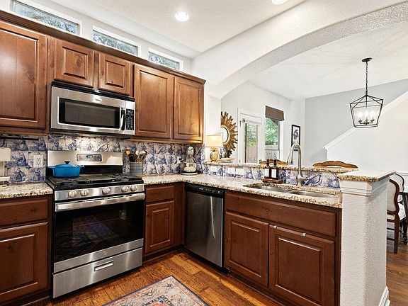3rd image of 6708 Menchaca Rd #2