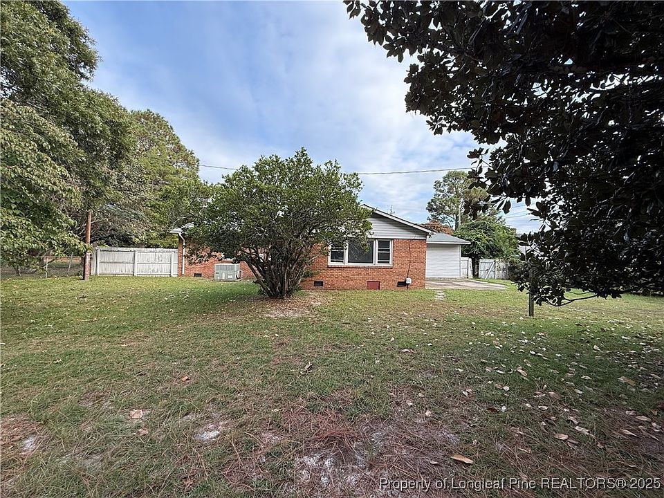 2nd image of 3610 Golfview Rd