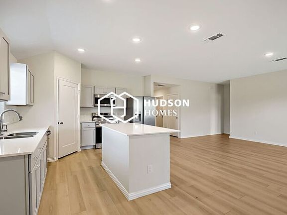 5th image of 3020 Titus Ct