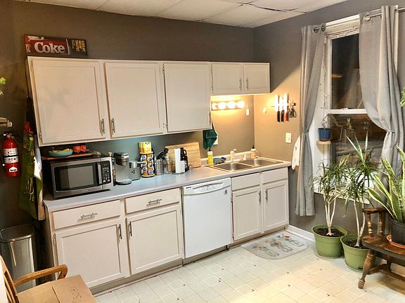 2nd image of 7 Lincolnway #1R