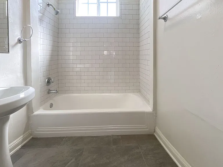 3605 W Adams Blvd #4 — Photo 6