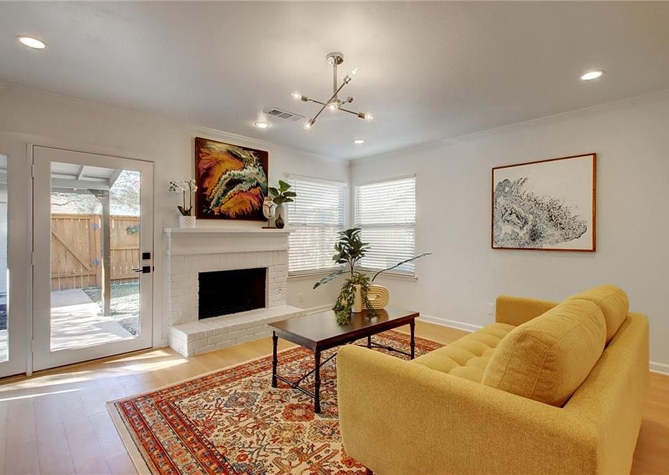 1st image of 1601 W Braker Ln #B