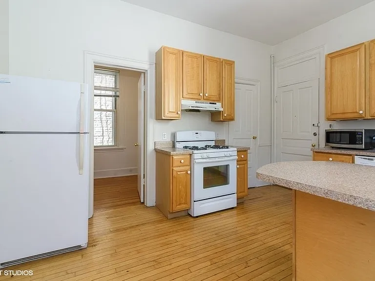 1939 W Thomas St #2R — Photo 6