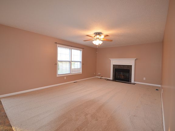 LARGE BONUS ROOM/NEW CARPET