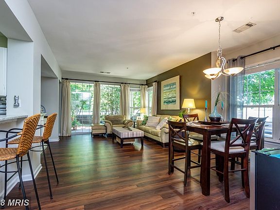 Stunning flooring (replaced 2017)