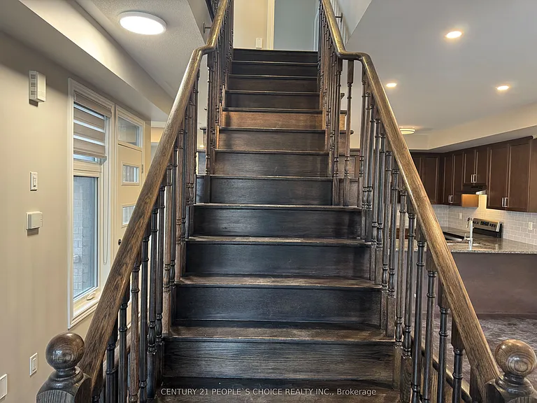 2518 Littlefield Cres — Photo 18