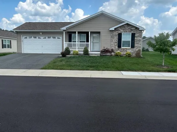 14 Walmont St, Douglassville, PA 19518