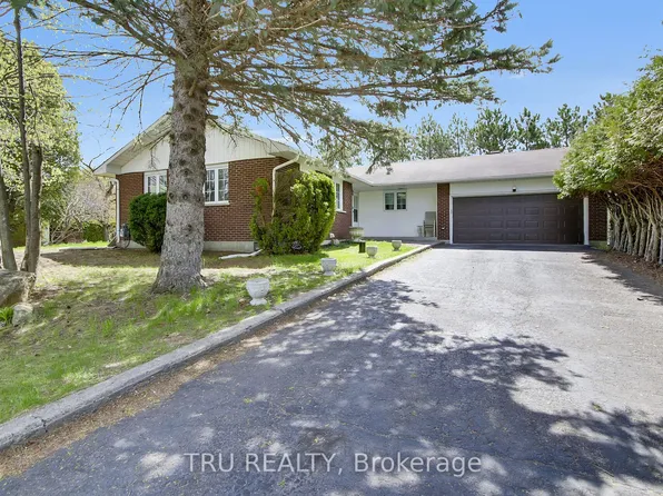 7038 Shields Dr, Ottawa, ON K4P 1A7
