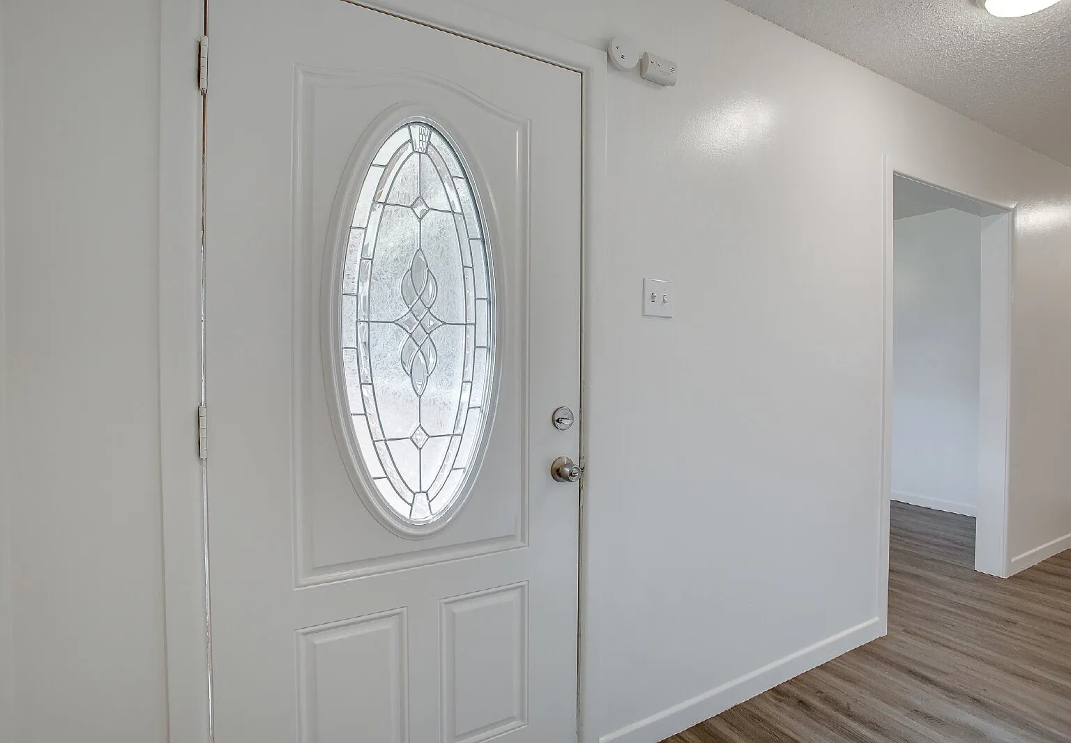 3 bed, 2.0 bath, 1844 sqft, $1,650 — Photo 2
