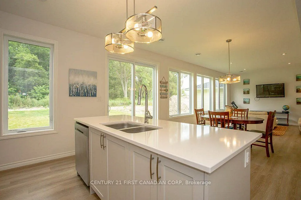 3 bed, $2,700 — Photo 4