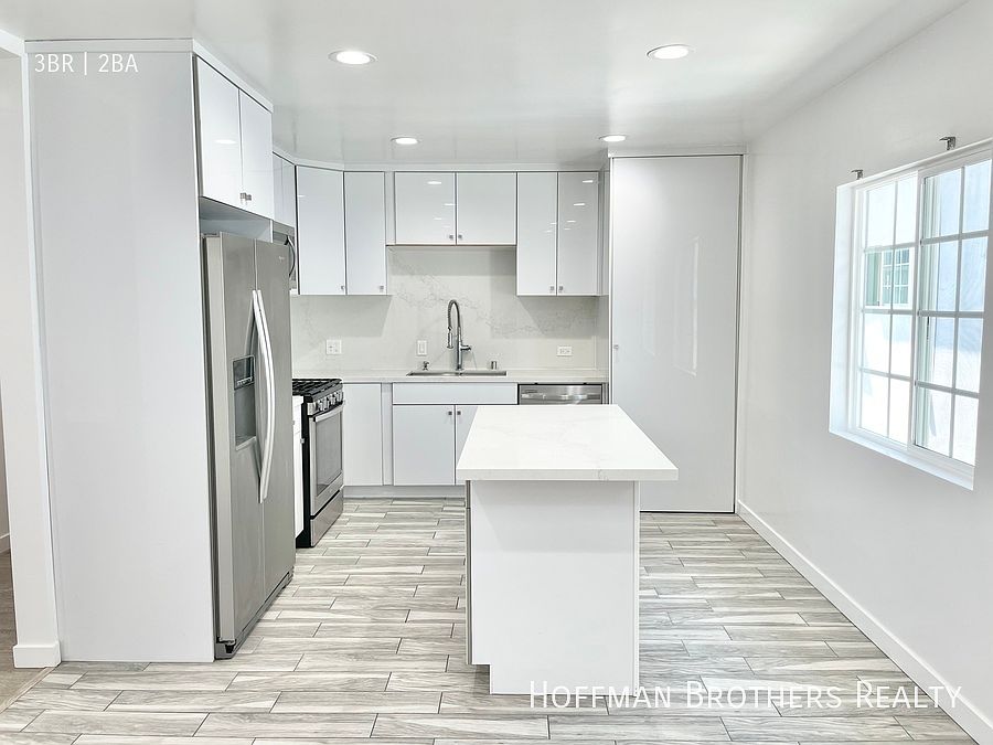 1st image of 1217 S Sherbourne Dr APT 3