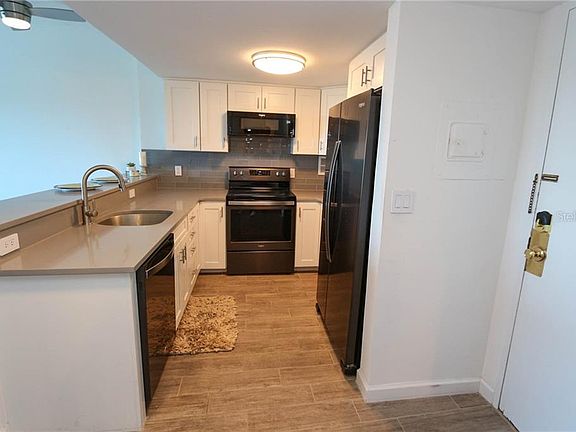 5th image of 880 Mandalay Ave APT C814