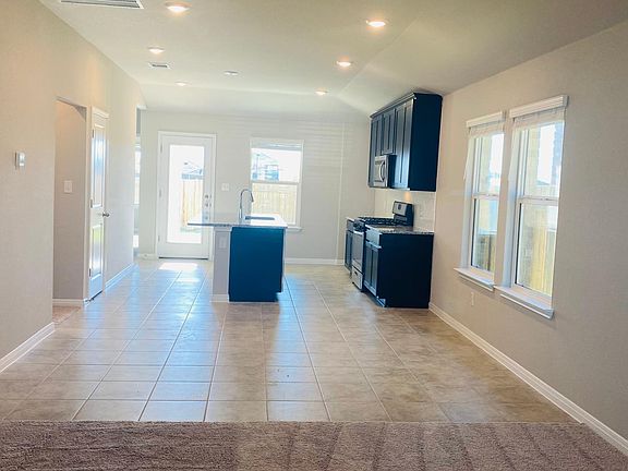 5th image of 14409 Castleford Dr
