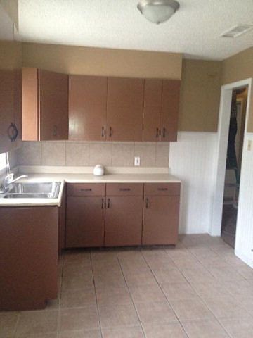 2nd image of 1605 Kentucky Way