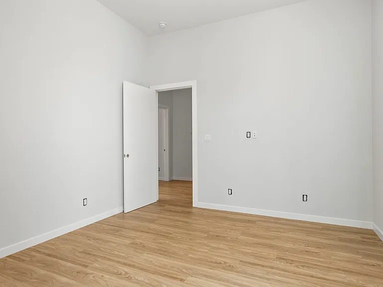 2581 Post St #4 — Photo 7