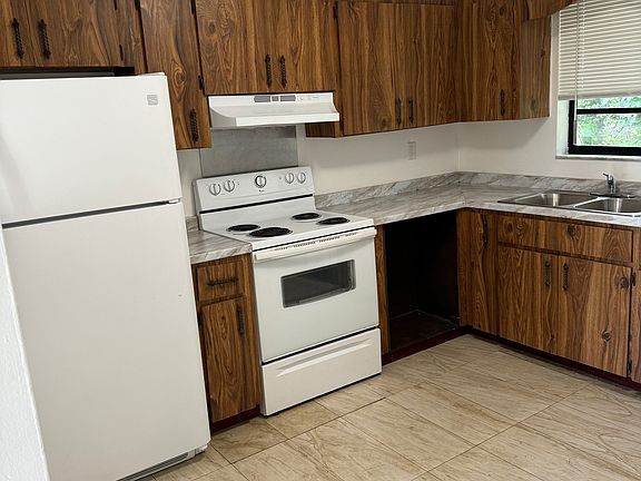 4th image of 4674 Hairland Dr