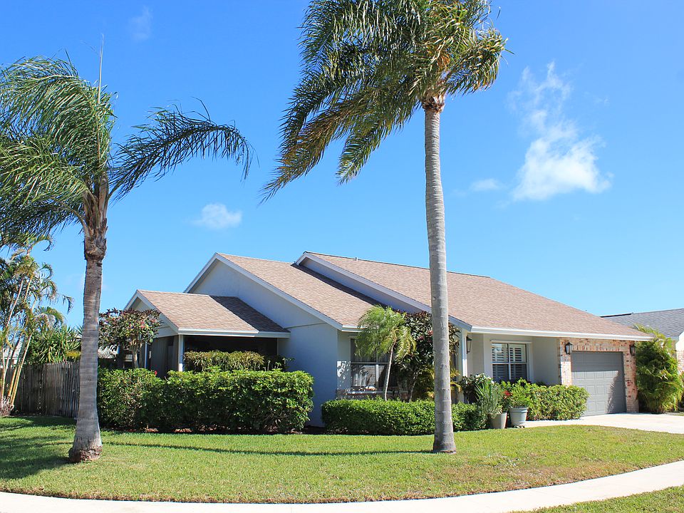 Large corner lot 
