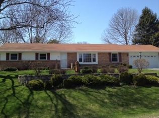 6549 N Braeburn Ln, Glendale, WI 53209