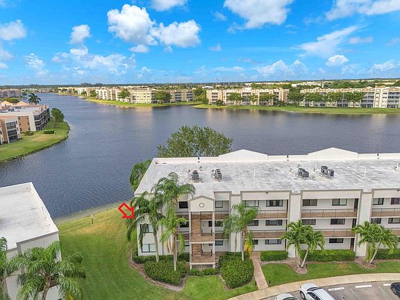 2nd image of 10448 E Clairmont Circle #201