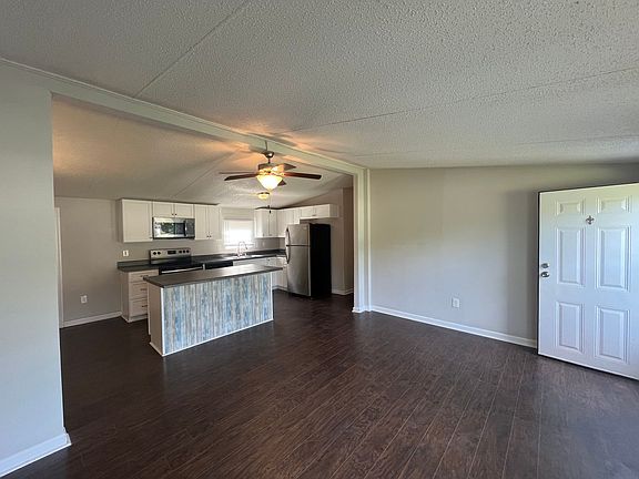 3rd image of 4851 Verde View Dr