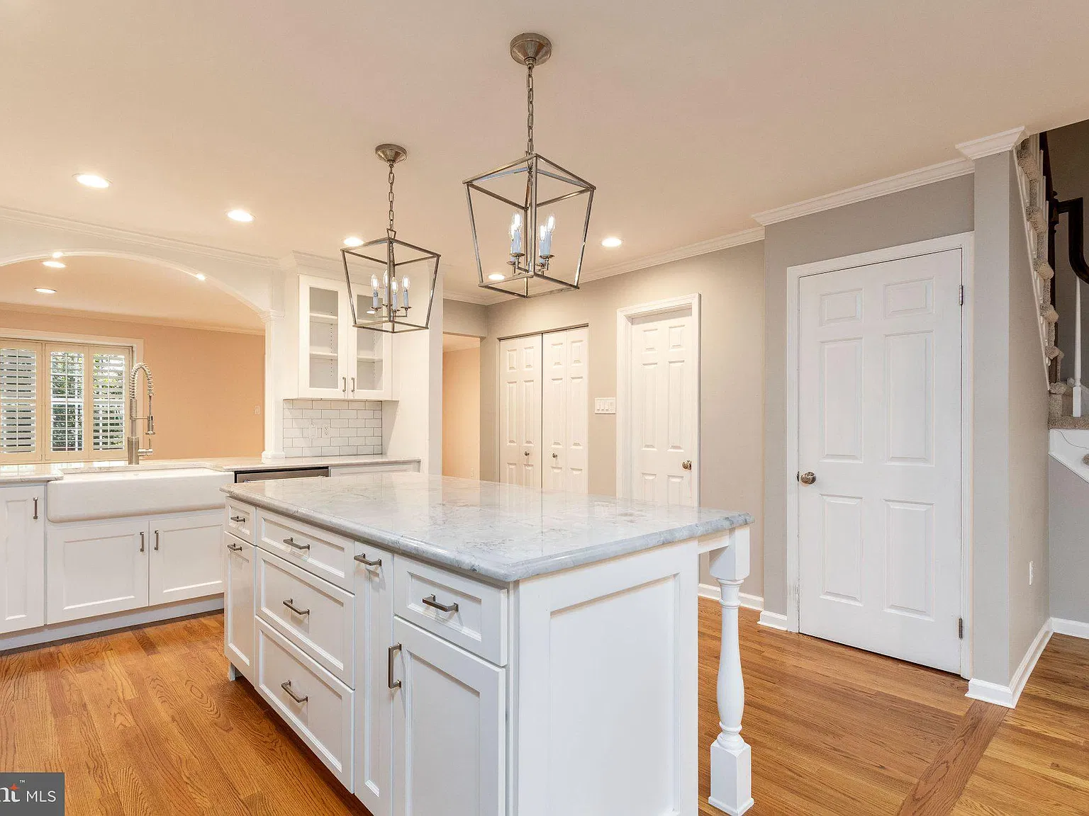 3 bed, 2.5 bath, 2680 sqft, $3,950 — Photo 2