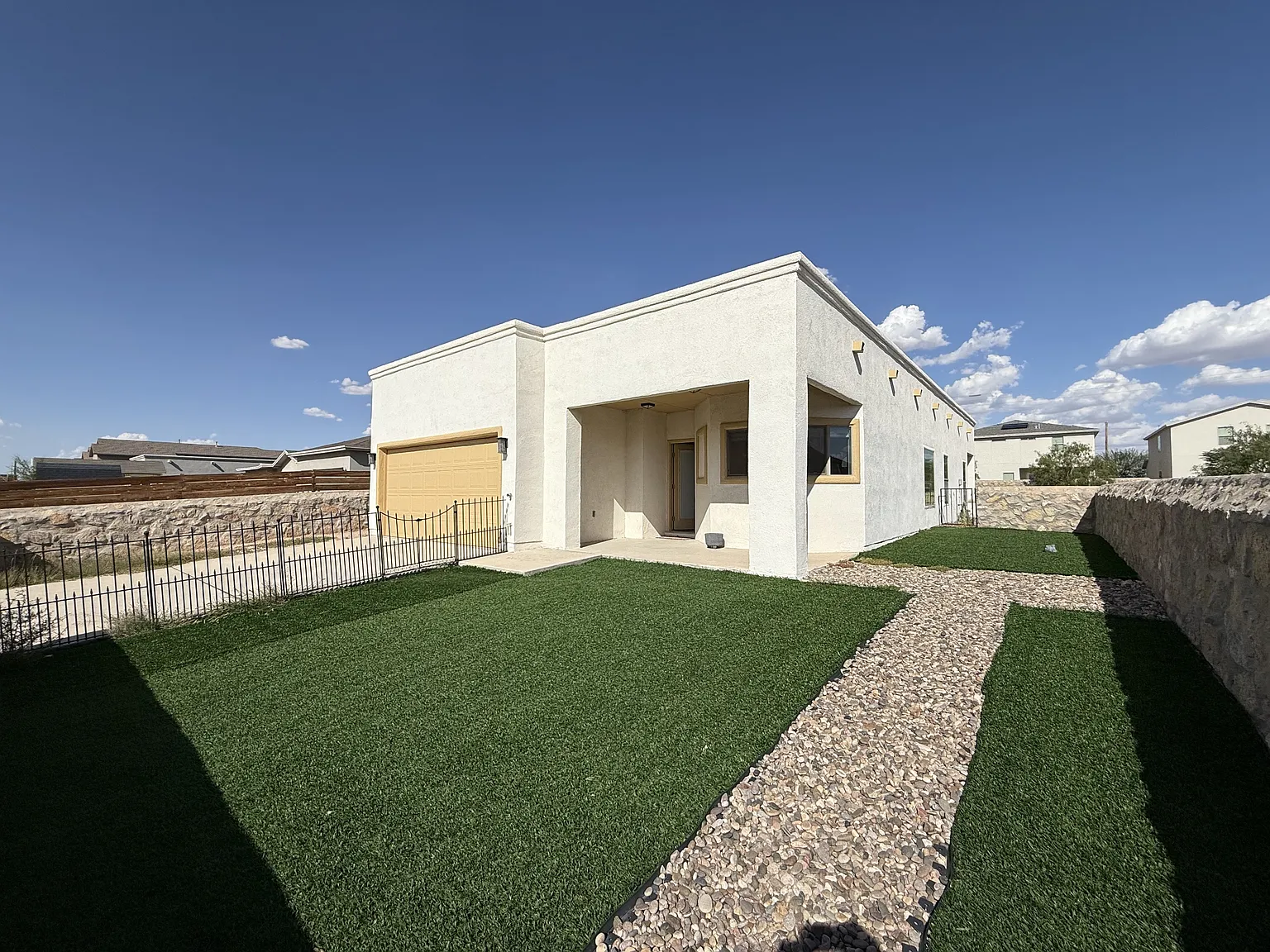 4817 Mark Avizo - 1 — Photo 3