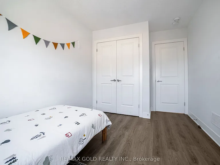 2621 Holbrook Dr #8 — Photo 25