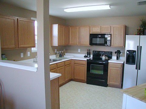 3rd image of 3003 Lake Vista Dr