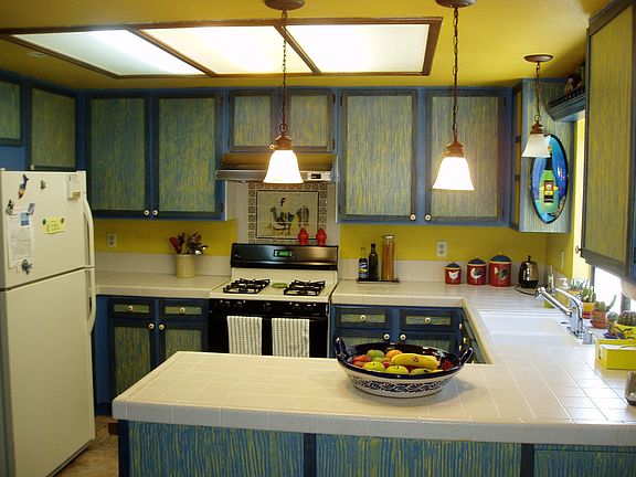 Bright and spacious kitchen