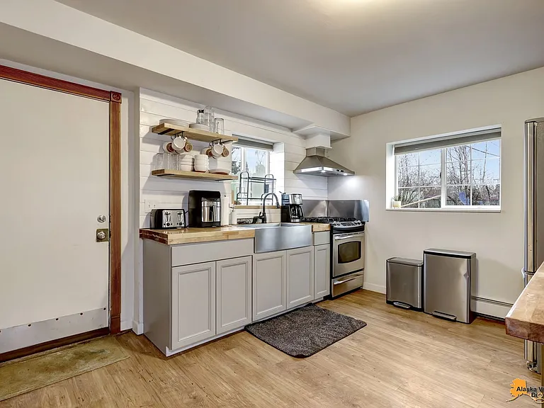 1100 E 10th Ave #2 — Photo 8