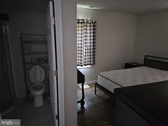 5th image of 112 Holton St