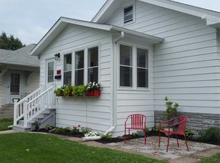 2751 E Pleasant St, Davenport, IA 52803