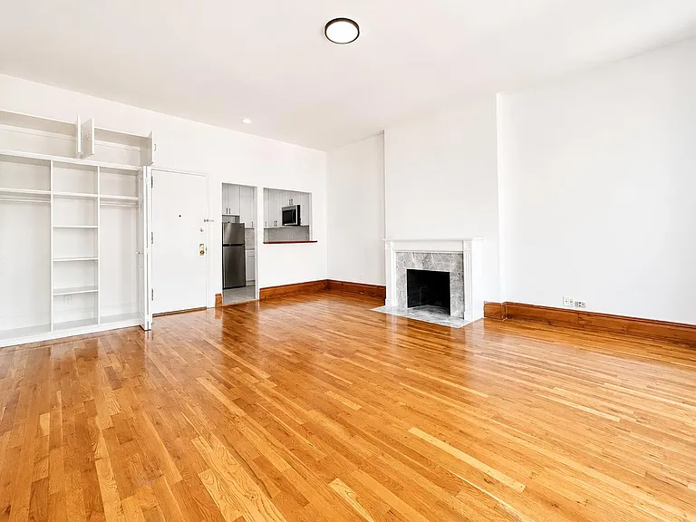 302 W 107th St #3A — Photo 4
