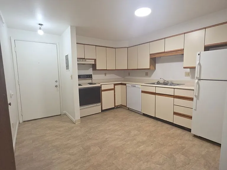 228 W 11th St #X-231 — Photo 1