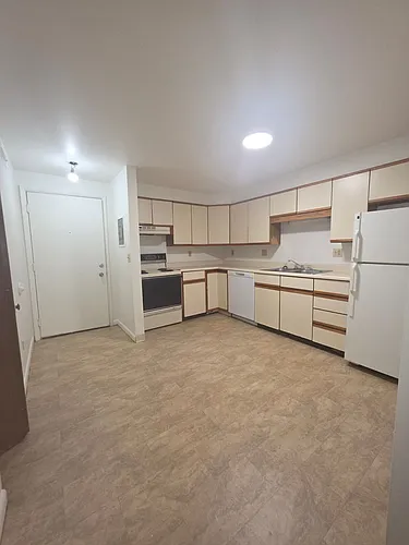 228 W 11th St #X-231 Photo 1