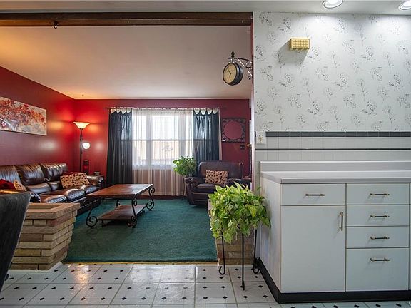 5th image of 50 Bonita Dr