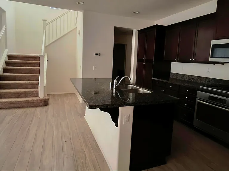 7090 Estrella Ct — Photo 7