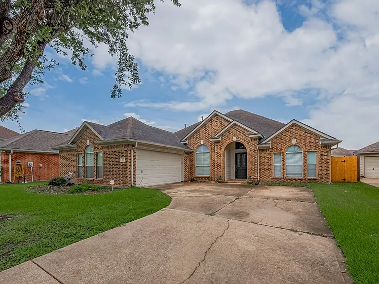 311 N Esplanade Ln — Photo 4