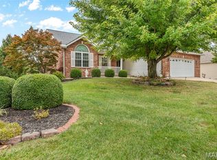 2790 Deerfield Dr, Maryville, IL 62062