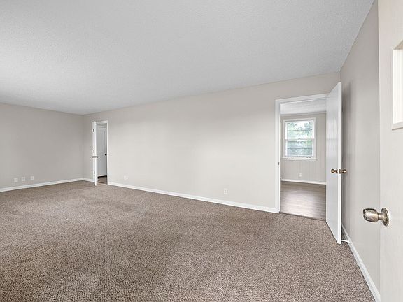 4th image of 2200 Pendleton Dr