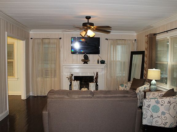 2nd image of 311 W Grand Ave