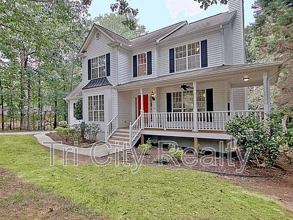 3rd image of 49 Montrose Ln