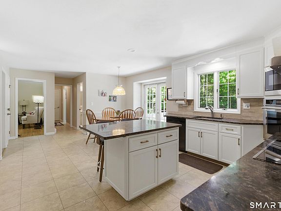 5th image of 47 Canterbury Lane