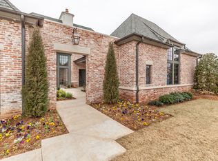 8501 Stonehurst Ct, Nichols Hills, OK 73120