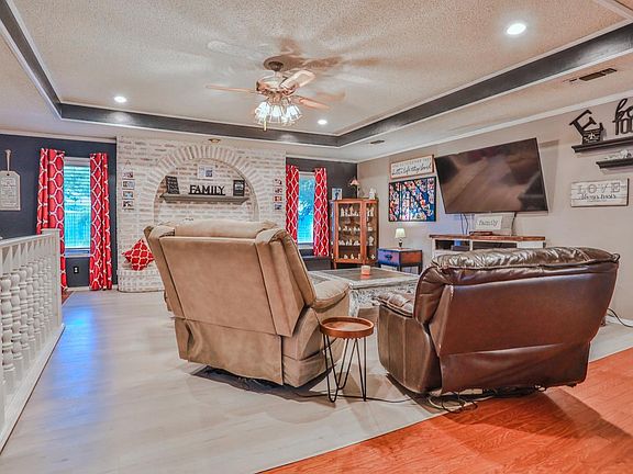 3rd image of 2120 Longhorn Dr
