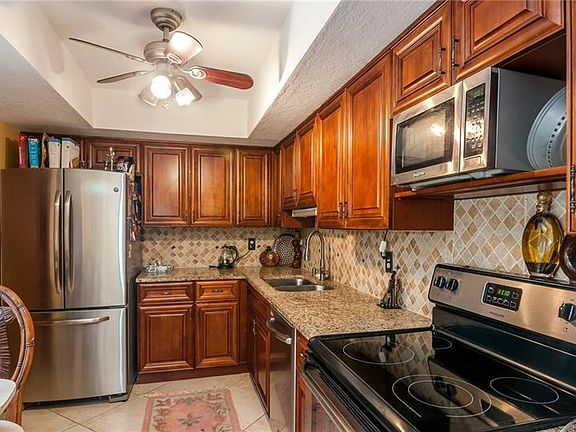 3rd image of 3551 N Village Ct
