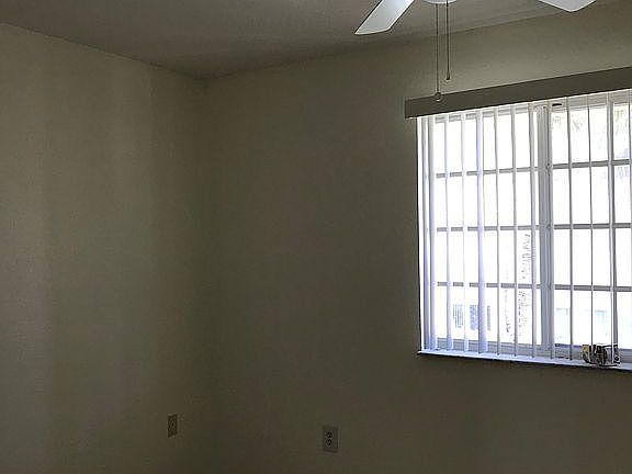 3rd image of 2028 NE 167th St APT 4