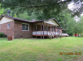 6321 E 221st Hwy, Bledsoe, KY 40810