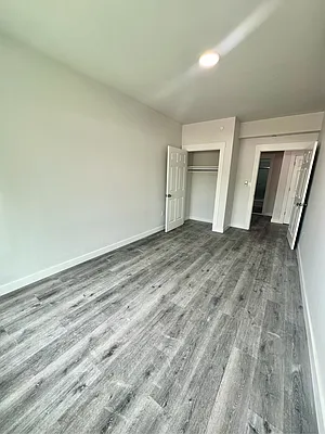 Rented by Luxian International Realty LLC | media 9