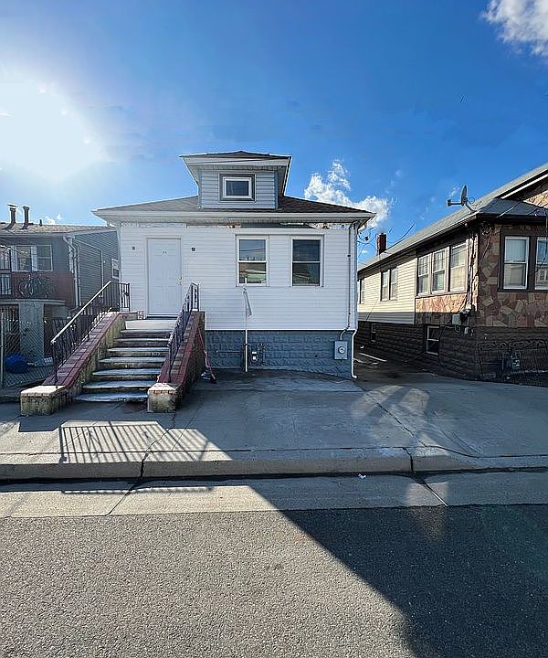 1st image of 311 47th Bch Unit 1